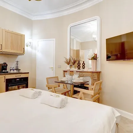 Luxueuse Haussmannienne A פריז