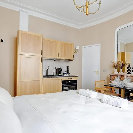 דירה Luxueuse Haussmannienne A *