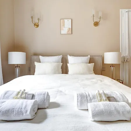 דירה Luxueuse Haussmannienne A פריז