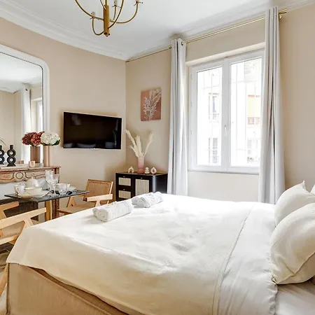 Luxueuse Haussmannienne A דירה פריז